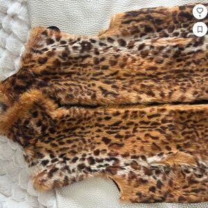 Adrienne Landau leopard rabbit fur vest.  • Genuine rabbit fur • Soft luxury fur